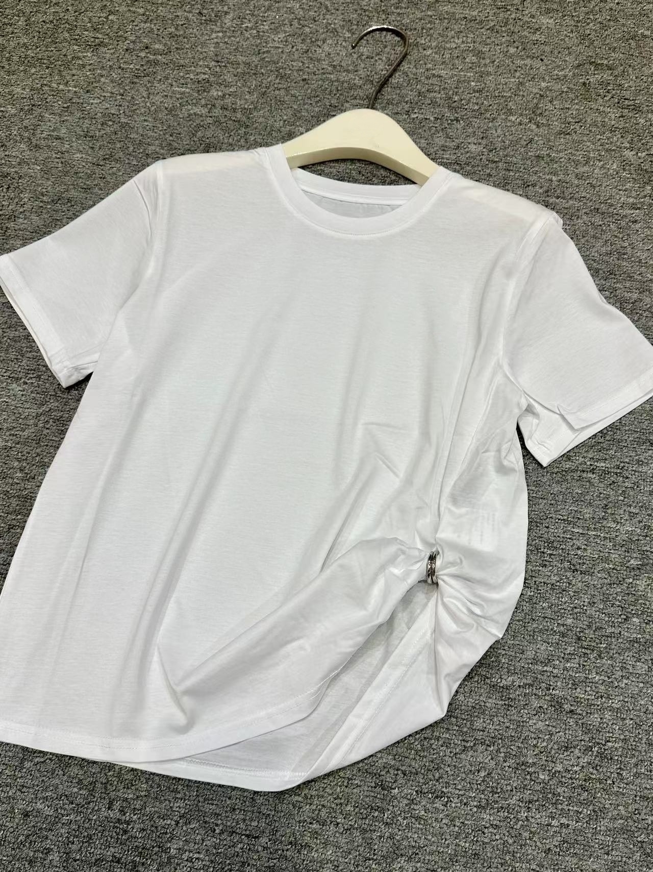 Z.X 金属圆环扣褶皱不规则短袖T恤 7276（C3↑）