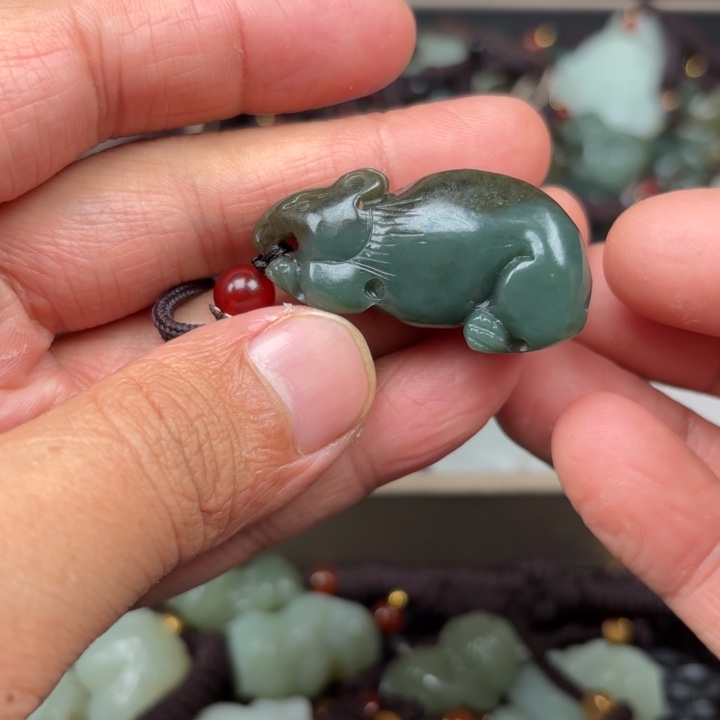 和田玉吊坠未镶嵌