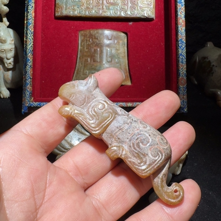 F***W和田玉（糖玉）未镶嵌颈饰