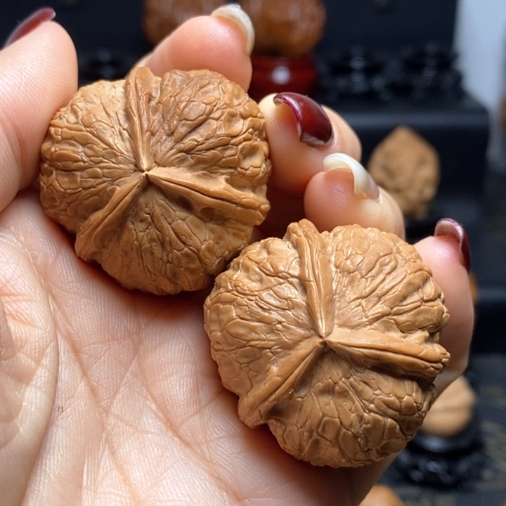 文玩核桃吊坠金猛四方蟾