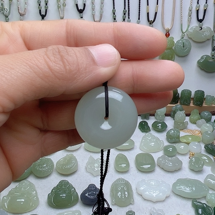 ***和田玉未镶嵌颈饰