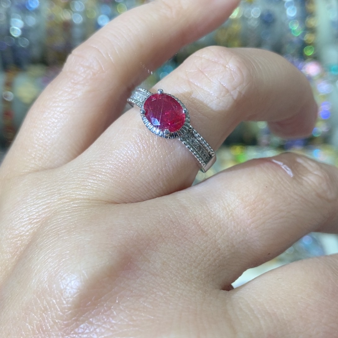 66锆石（处理）戒指