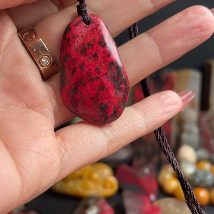 昌化鸡血石昌化鸡血石挂件