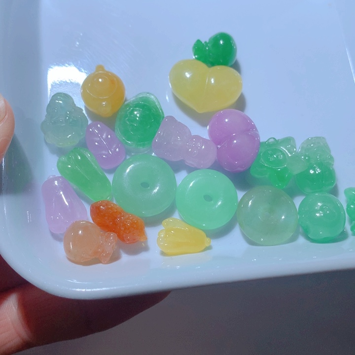 一***洪翡翠未镶嵌颈饰挂件