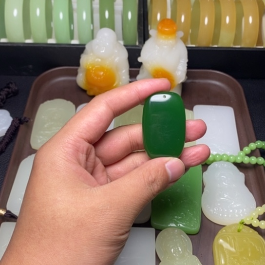 和田玉未镶嵌吊坠(不含链)