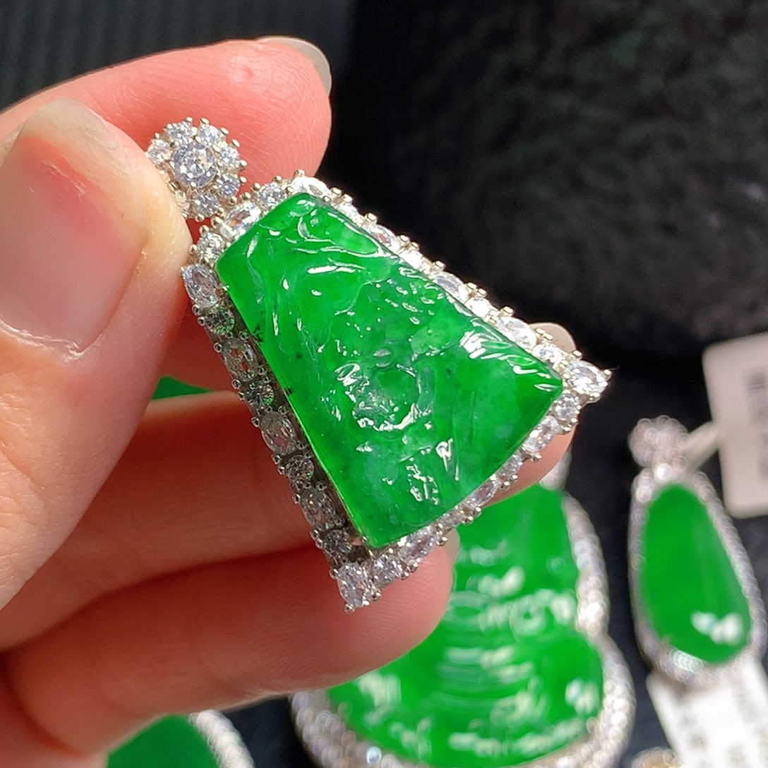 翡翠未镶嵌吊坠(不含链)