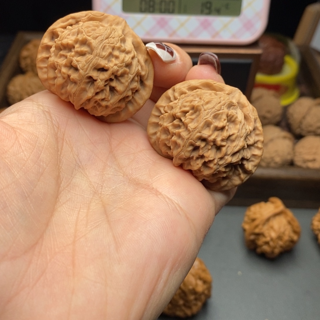 文玩核桃把件宫灯