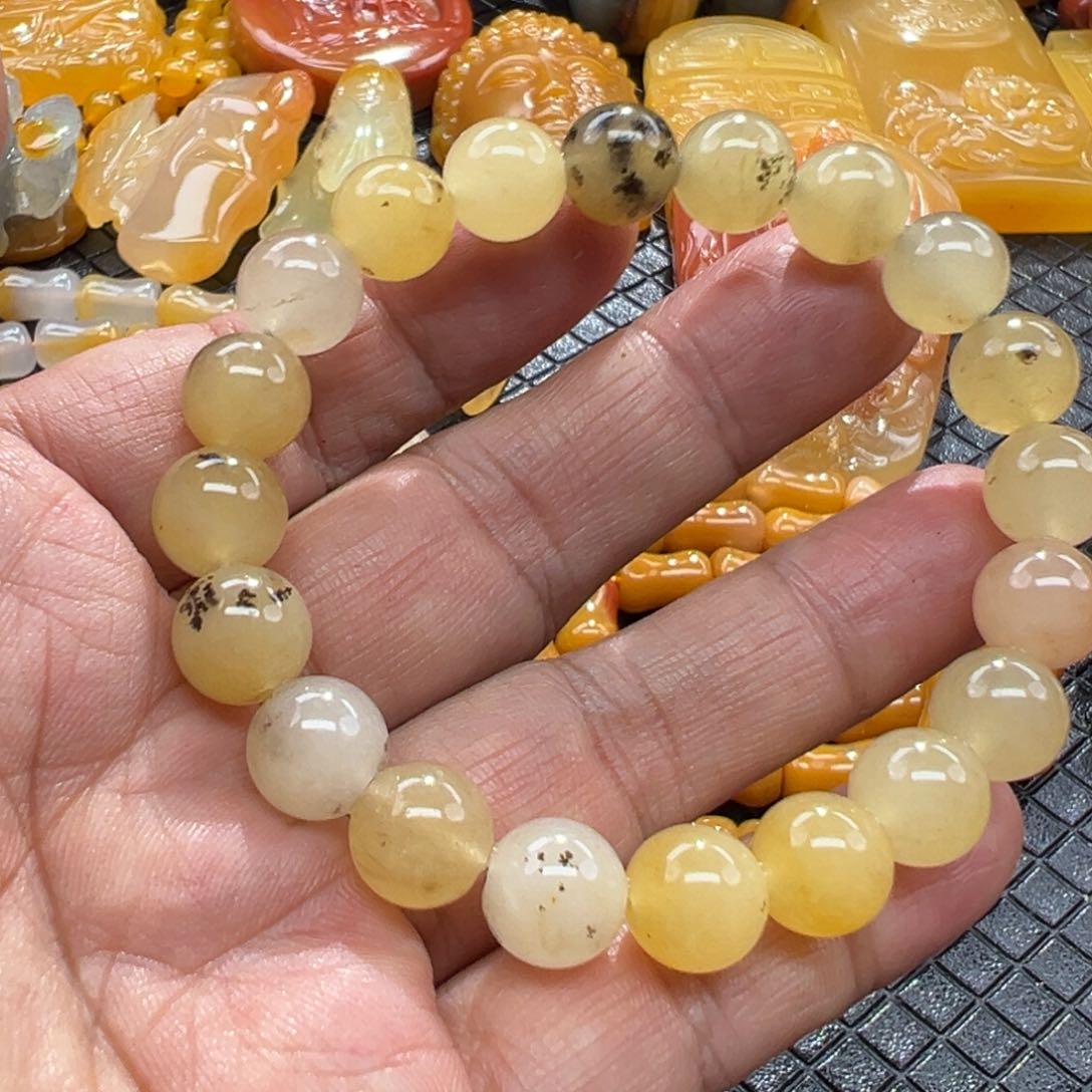 石英质玉未镶嵌颈饰