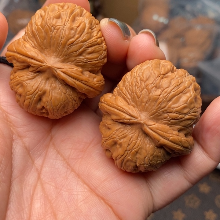 文玩核桃把件平谷元宝42尺核桃