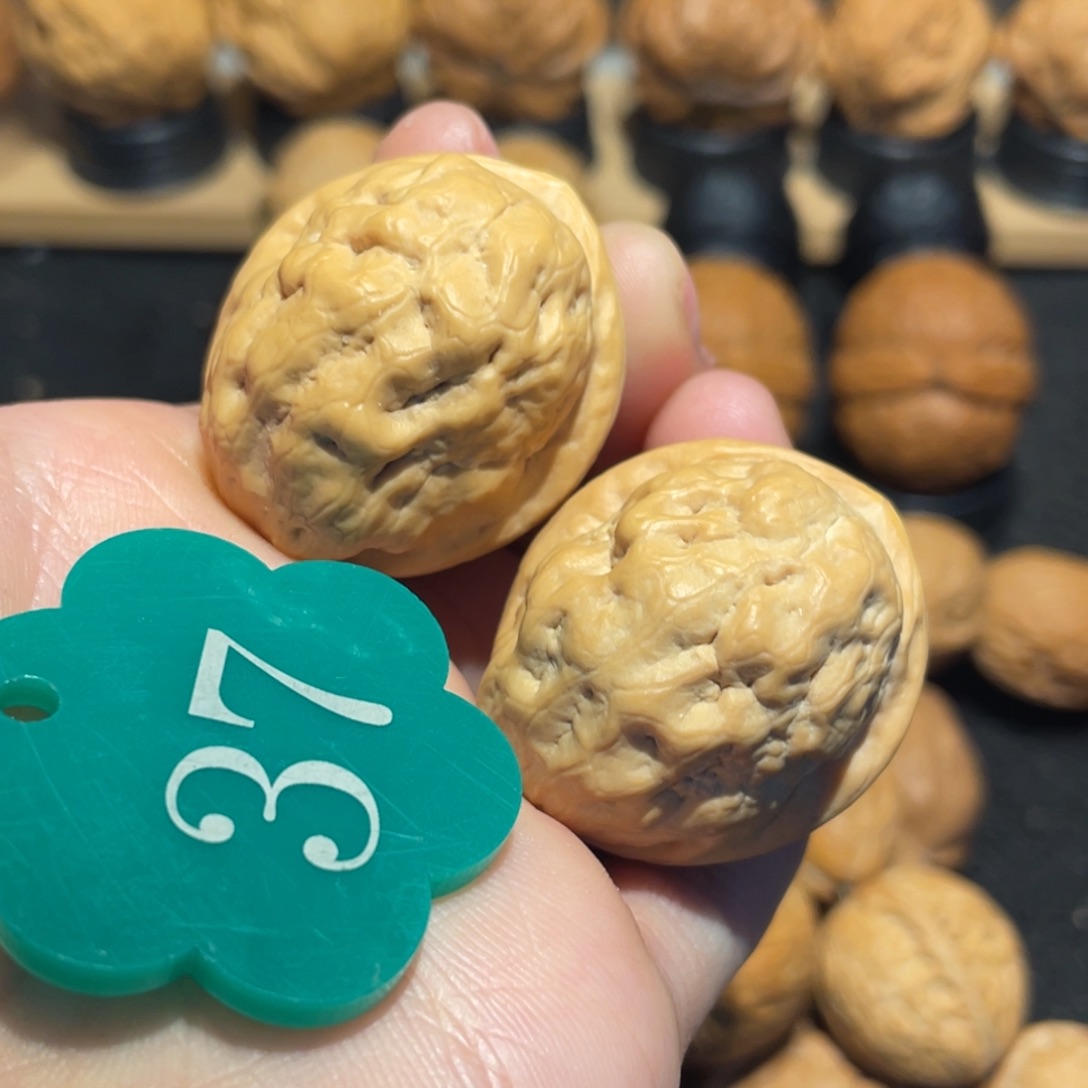 姑***@爆爆娃核桃29。    