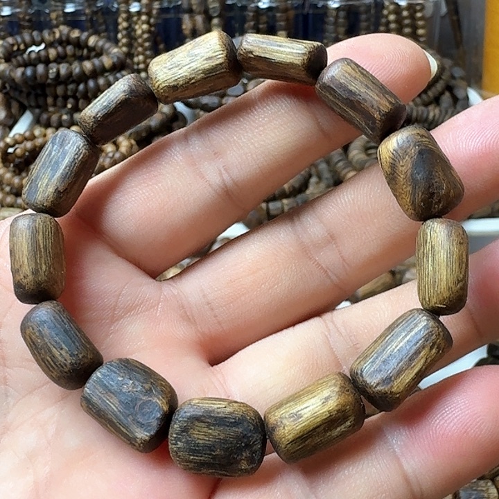 沉香手串张勺子手串7克加