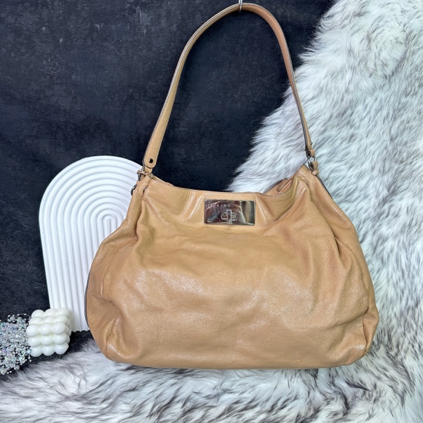95新 Celine/思琳 奶茶色银扣单肩托特