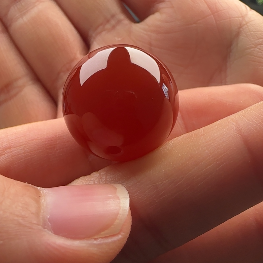 南红玛瑙未镶嵌圆珠：21辣椒红满色肉 满砂无纹 有水线