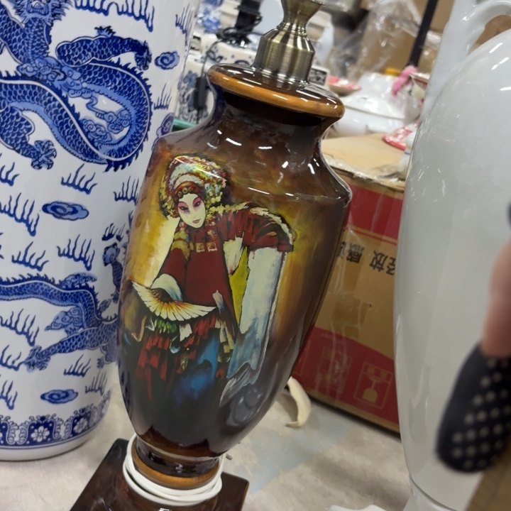 微瑕青花瓷器值得购买