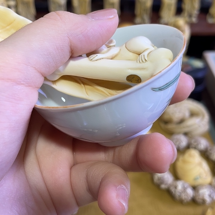 快***斌瓷片精致雕刻工艺品