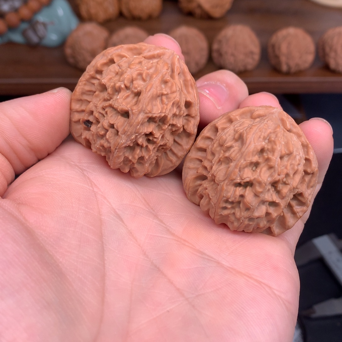 文玩核桃手串40白狮子