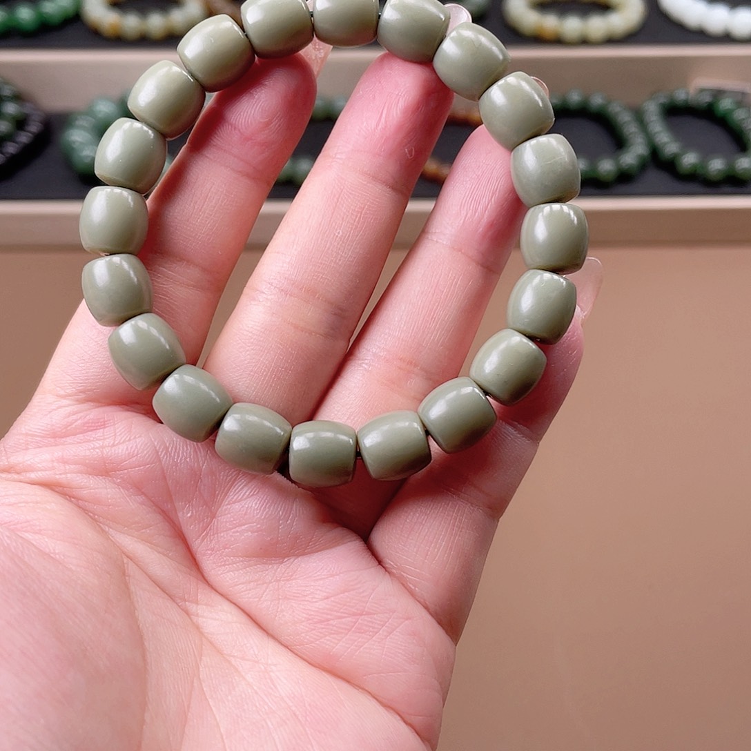 未镶嵌和田玉手链豆青10