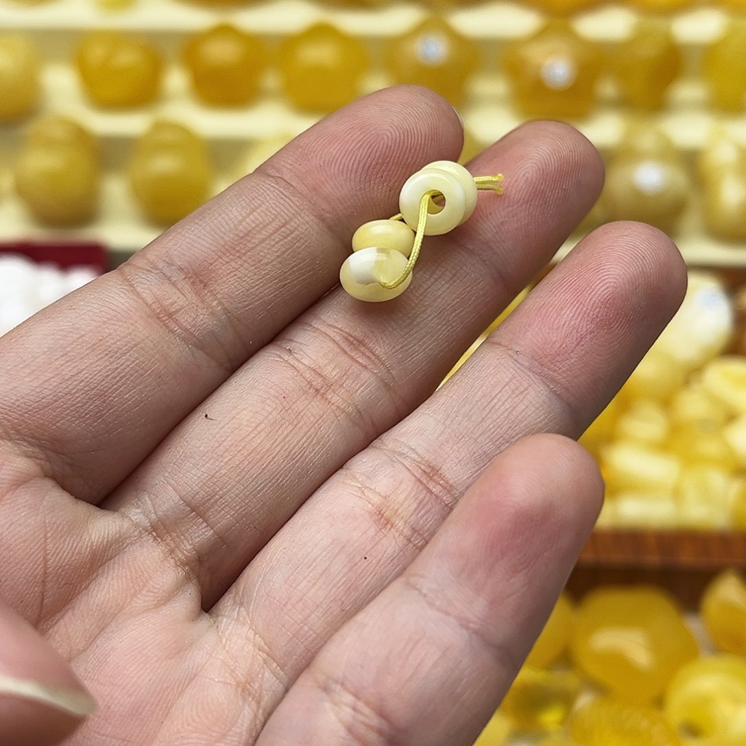 蜜蜡未镶嵌裸石天然
