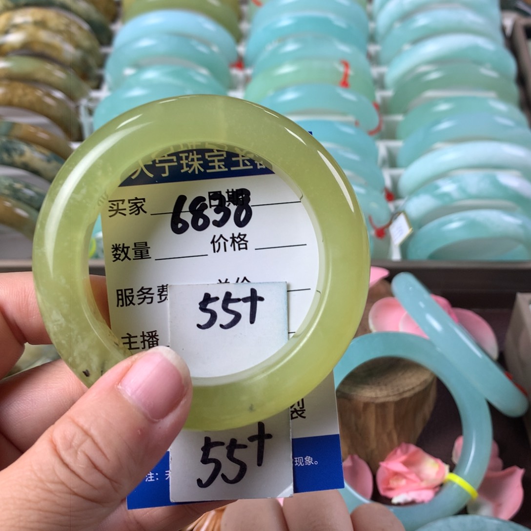 蛇纹石玉手镯未镶嵌6838