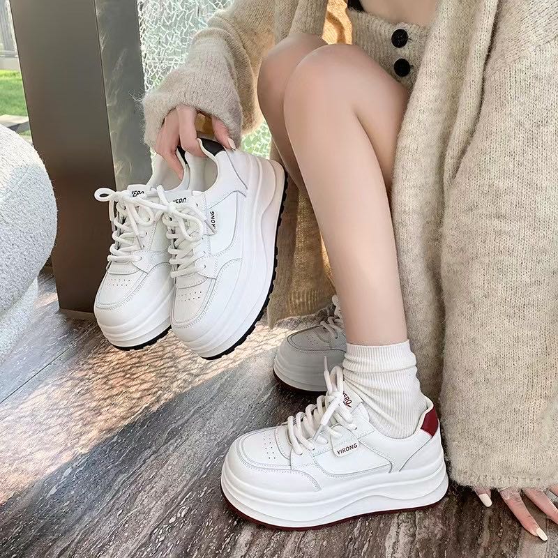 新疆佳佳鞋品 2025春季新款5cm厚底百搭小白鞋P881