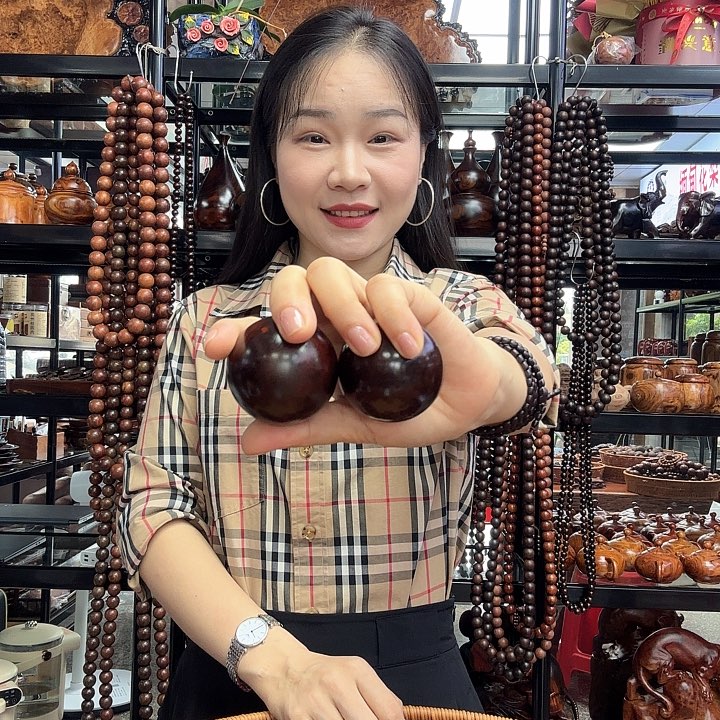 白枝/白酸枝（红酸枝木类）老挝大红酸枝5.0手球