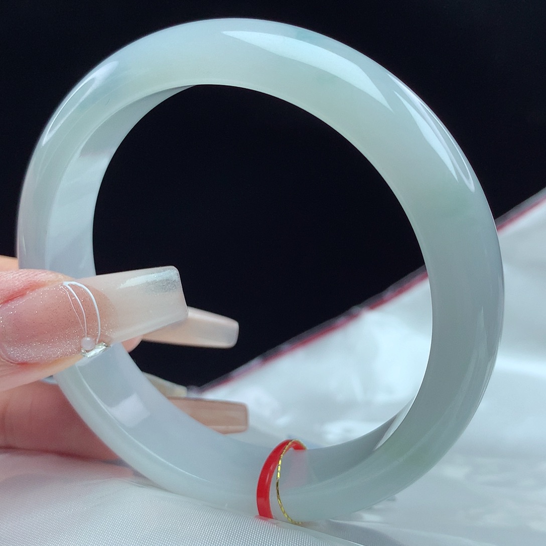 翡翠手镯未镶嵌?**?58圈0500