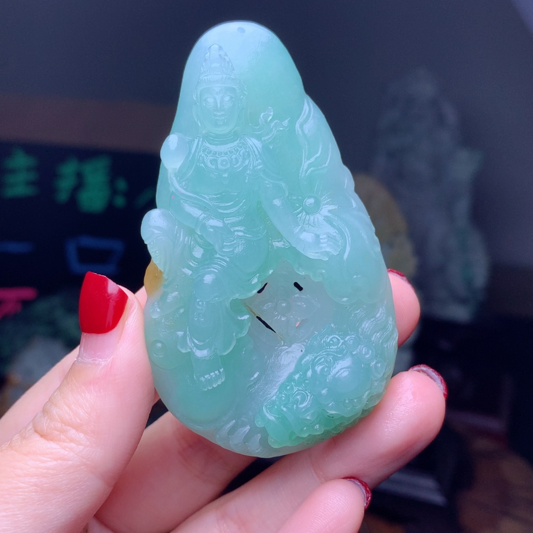 定制翡翠未镶嵌羊****?翡翠