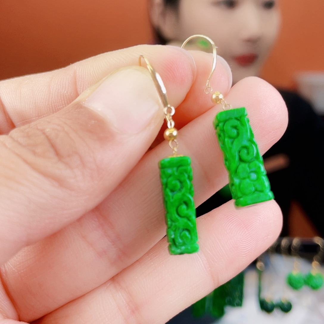 翡翠18K金镶嵌耳饰