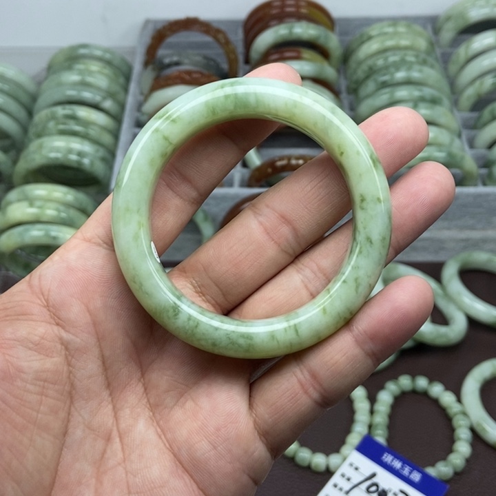 蛇纹石玉手镯未镶嵌海****善
