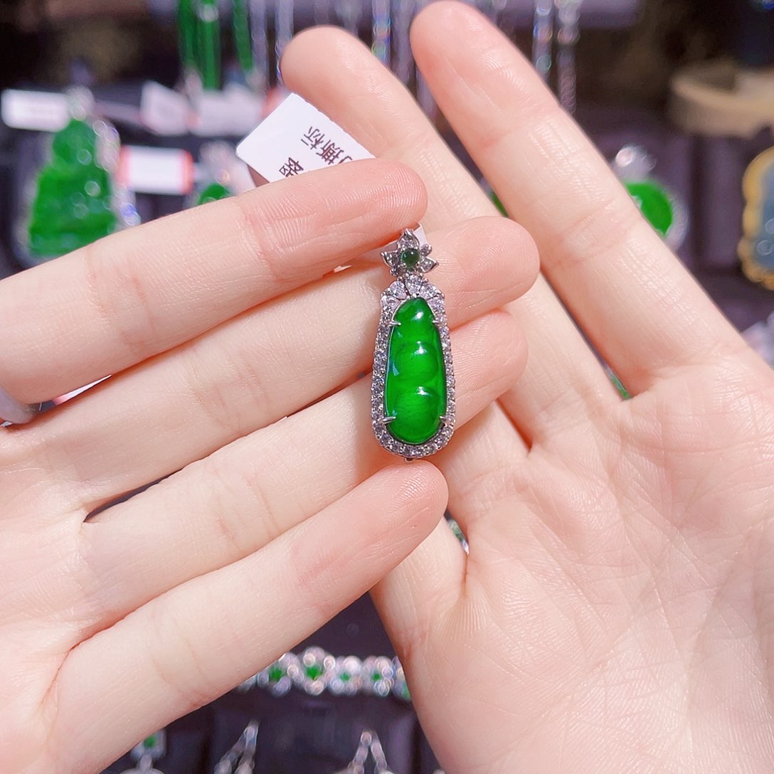 翡翠颈饰银S925镶嵌福豆