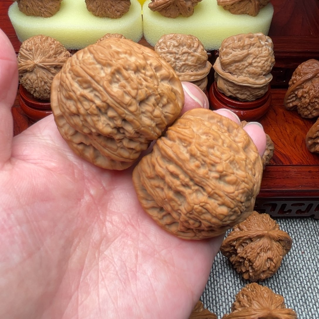 文玩核桃吊坠绣球43尺全品