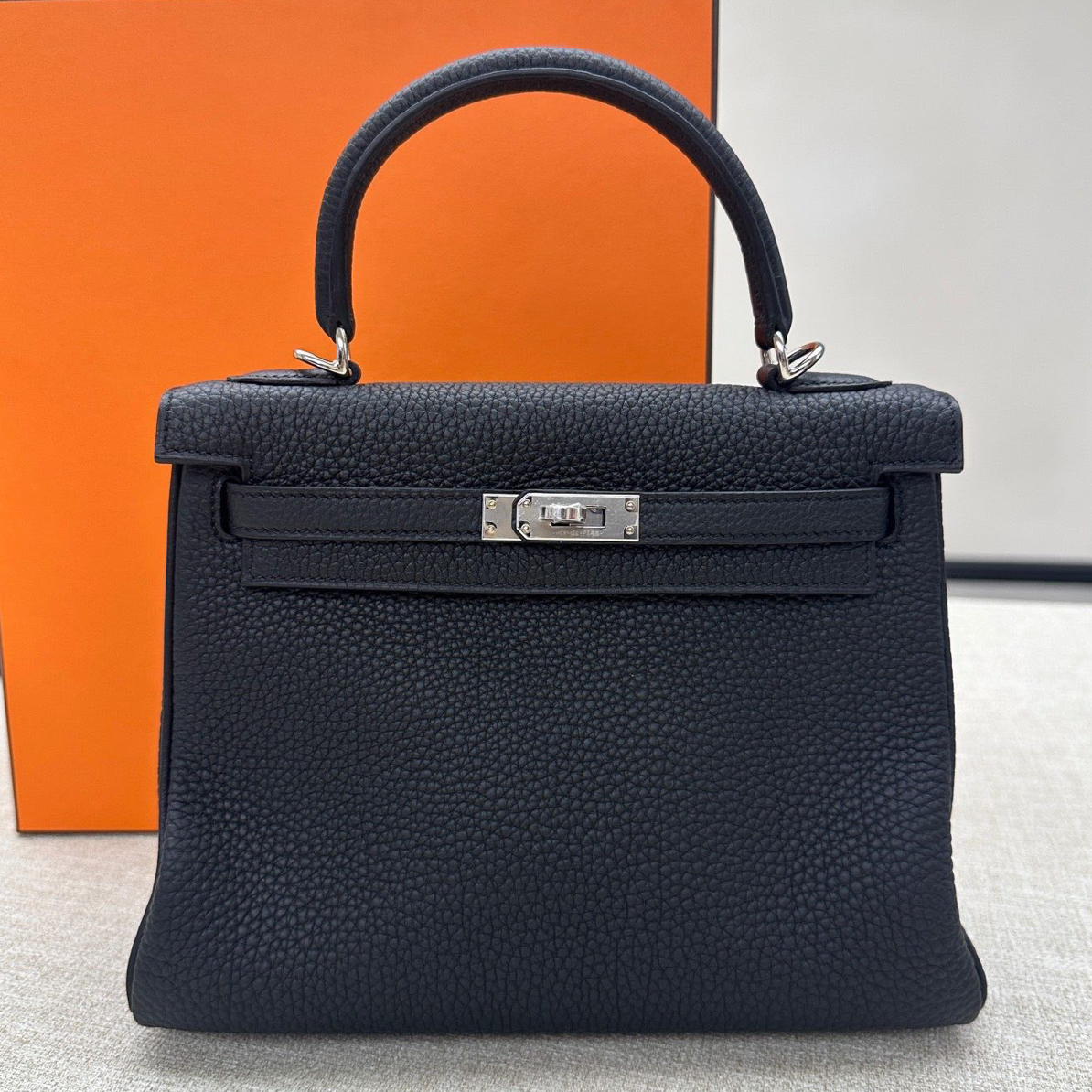 未使用 Hermes/爱马仕 kelly25 黑银 togo k刻全套国专