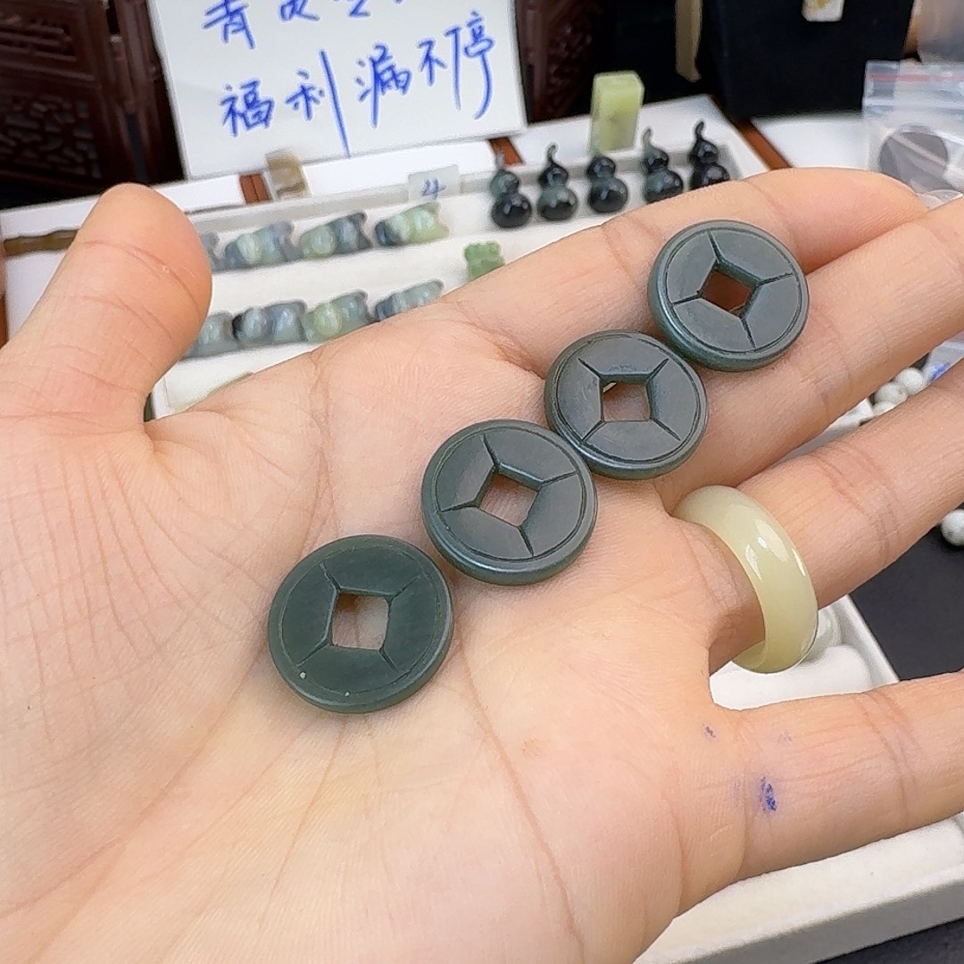 小****和田玉未镶嵌珠宝半成品