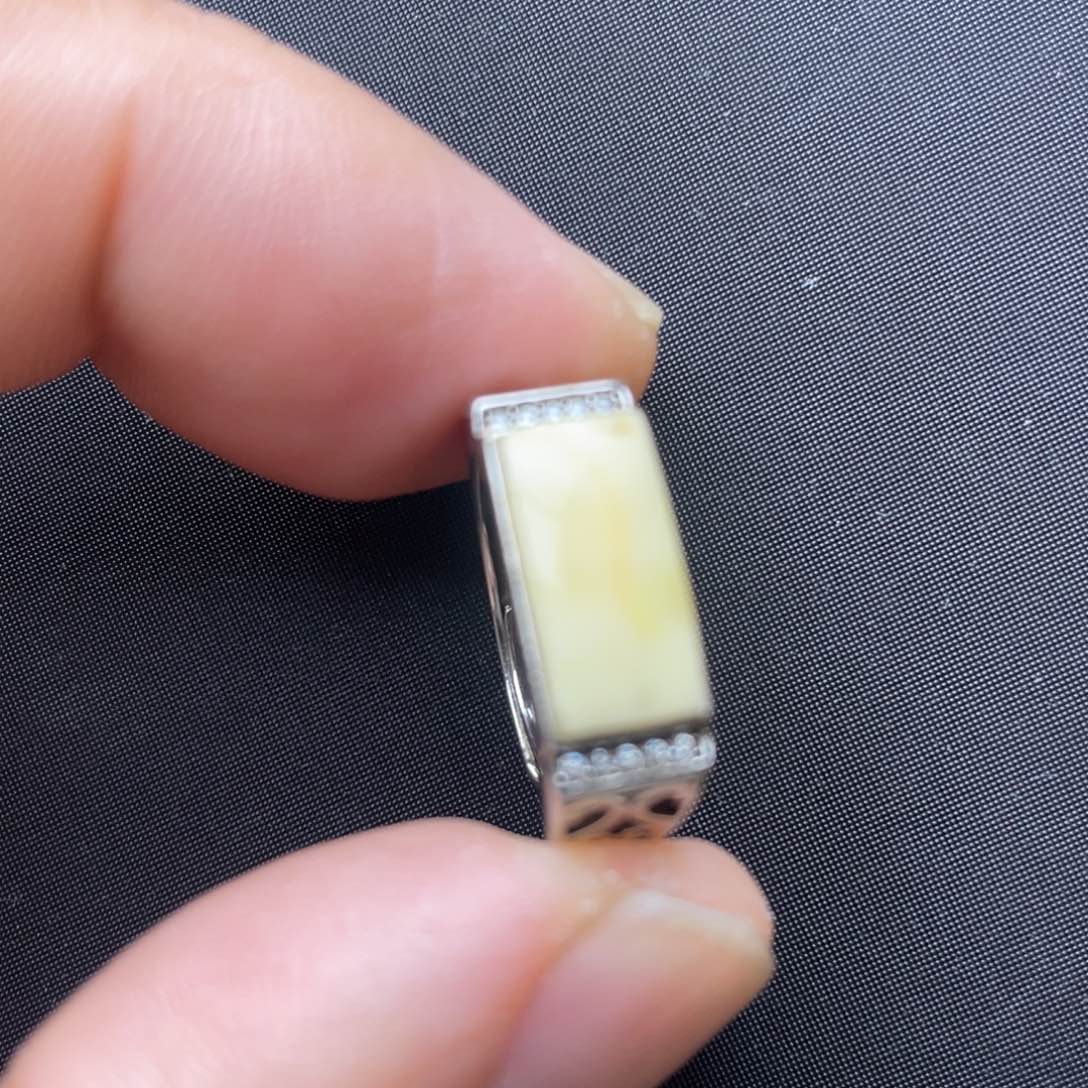 蜜蜡颈饰银S925镶嵌蜜蜡戒指