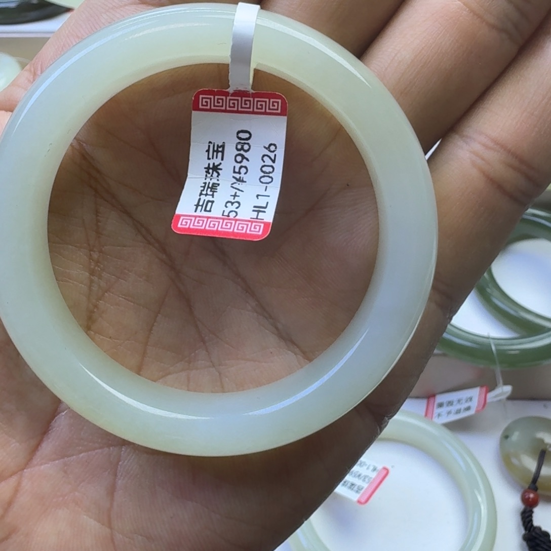 和田玉未镶嵌手镯