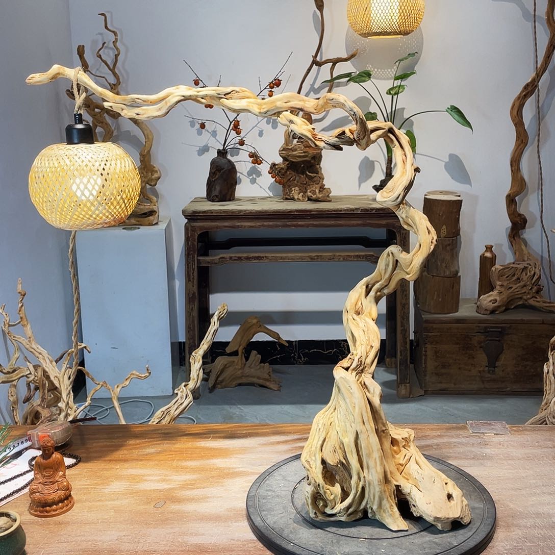 平***路天然根雕陶制艺术品