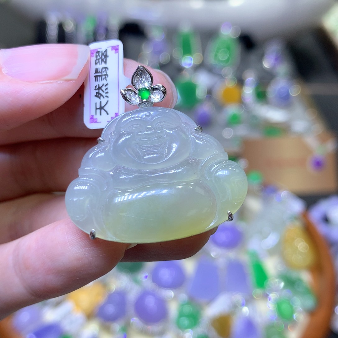 【闪购商品】翡翠颈饰18K金镶嵌翡翠吊坠项链