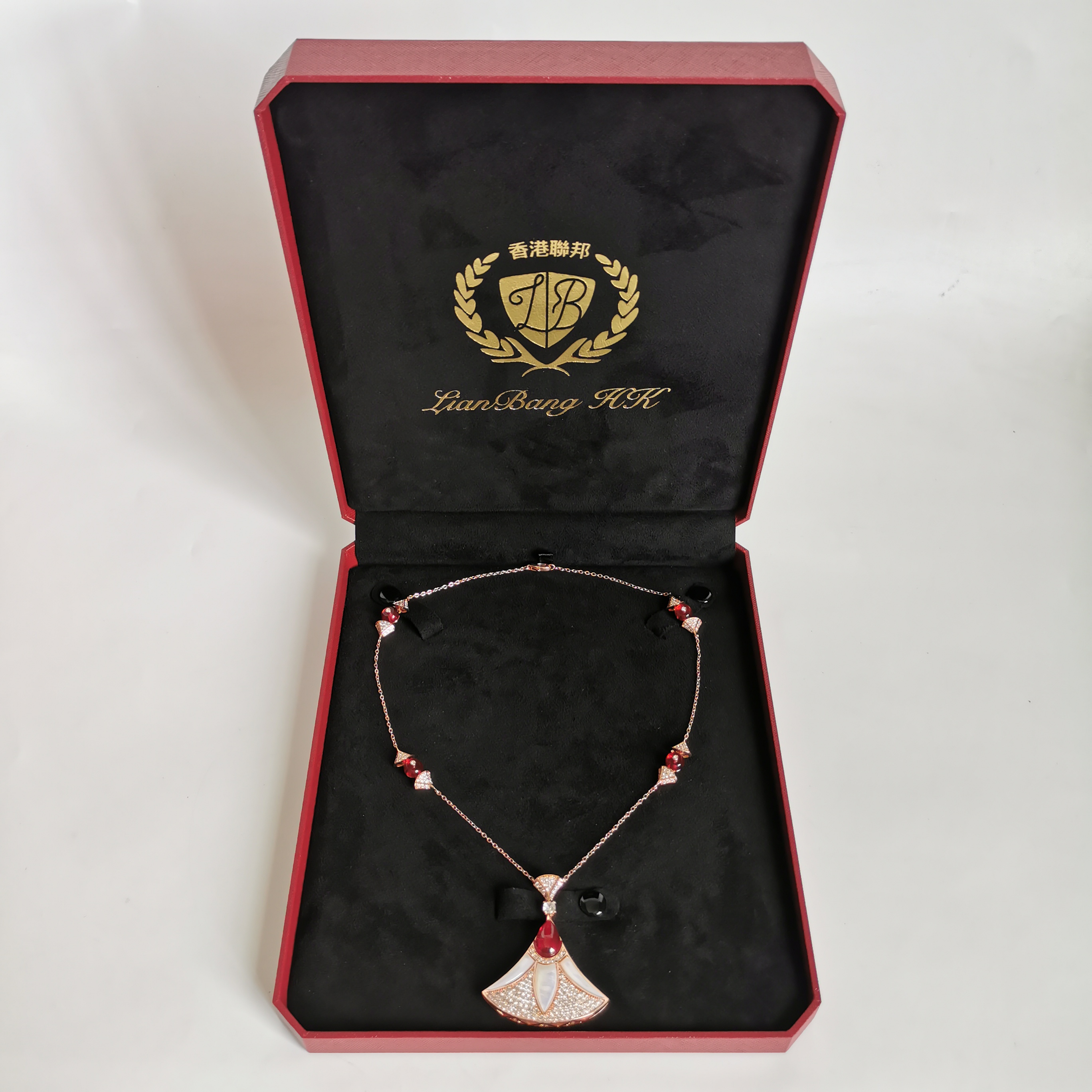 2496--时尚优雅设计项链赠礼盒