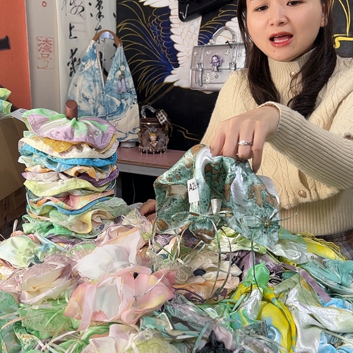 加***子299方巾发圈不退不换