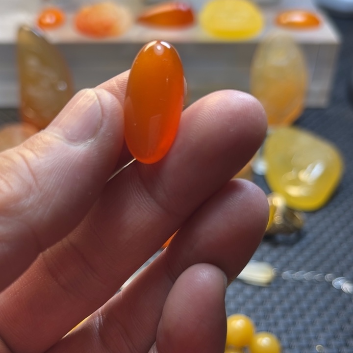 戈***鹰石英质玉未镶嵌旦面