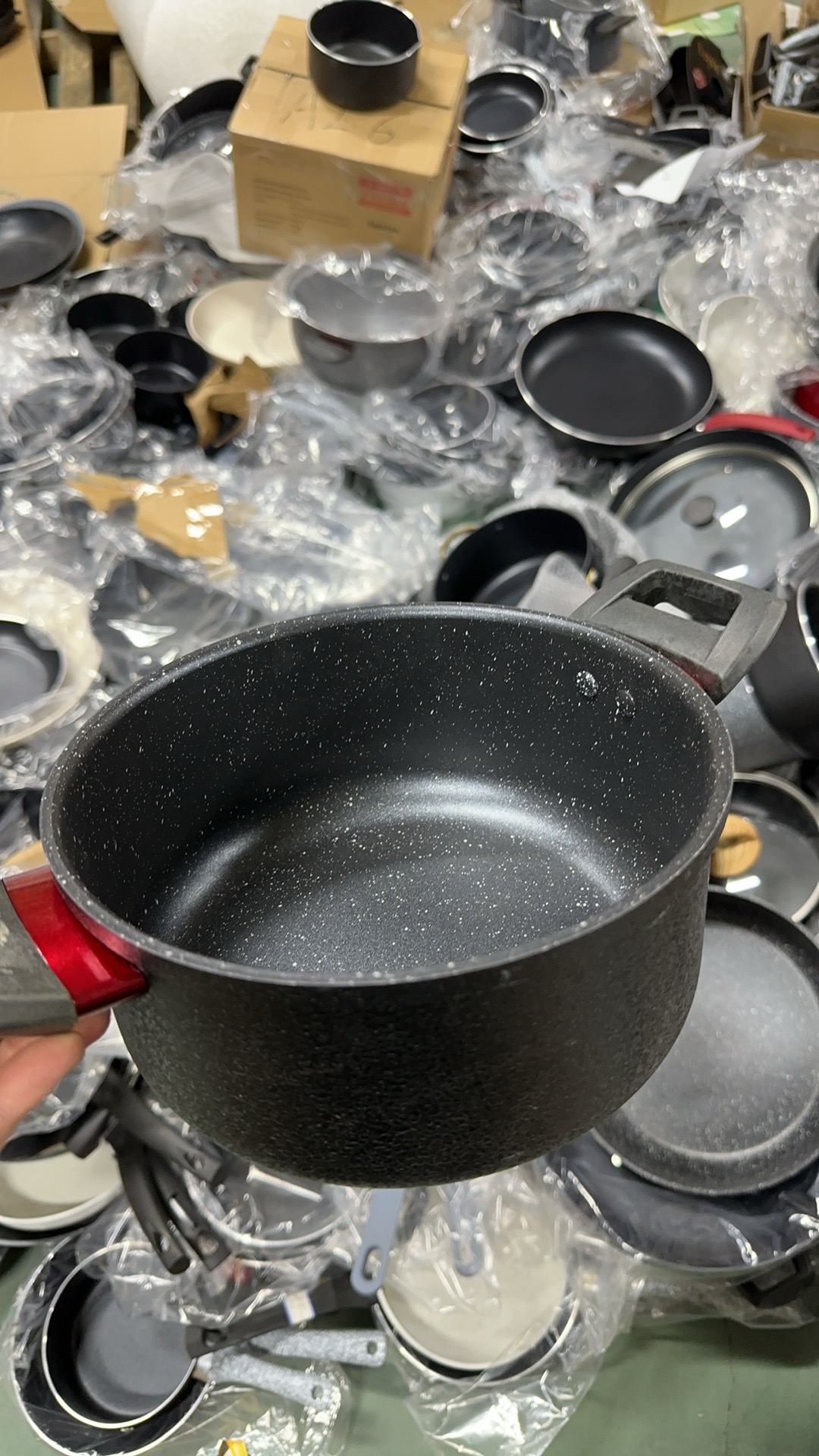 A33汤锅煎锅不粘锅口径20高度10 外贸尾货部分微瑕，介意勿拍