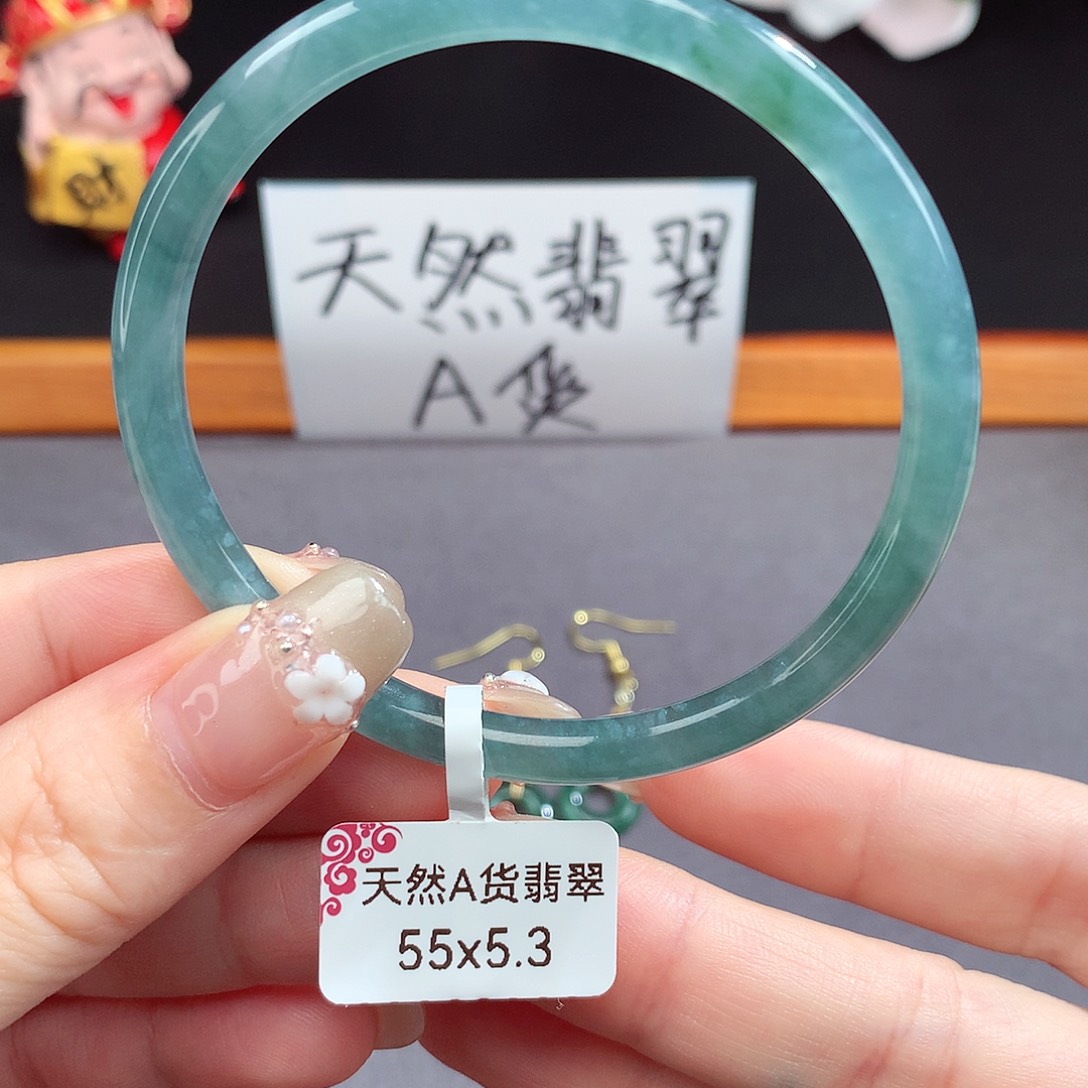 翡翠手镯（圆镯）未镶嵌