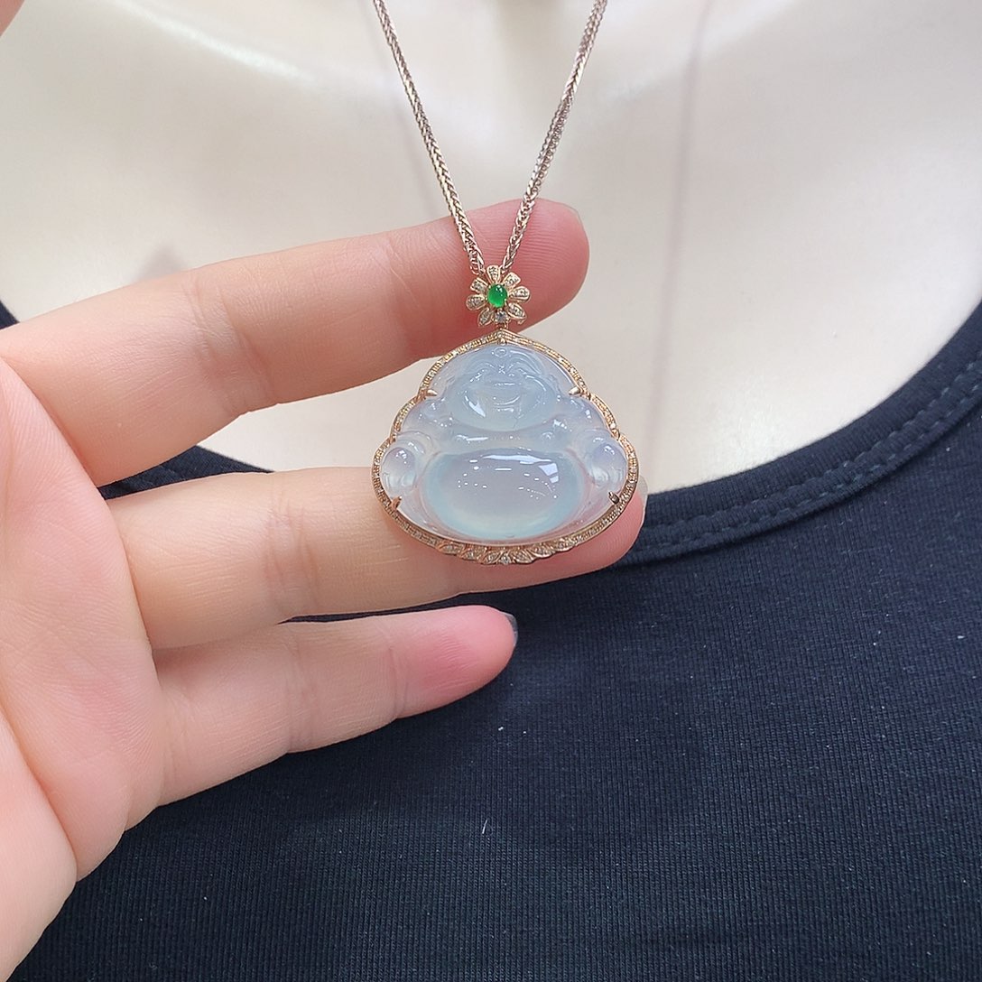 翡翠18K金镶嵌颈饰佛公