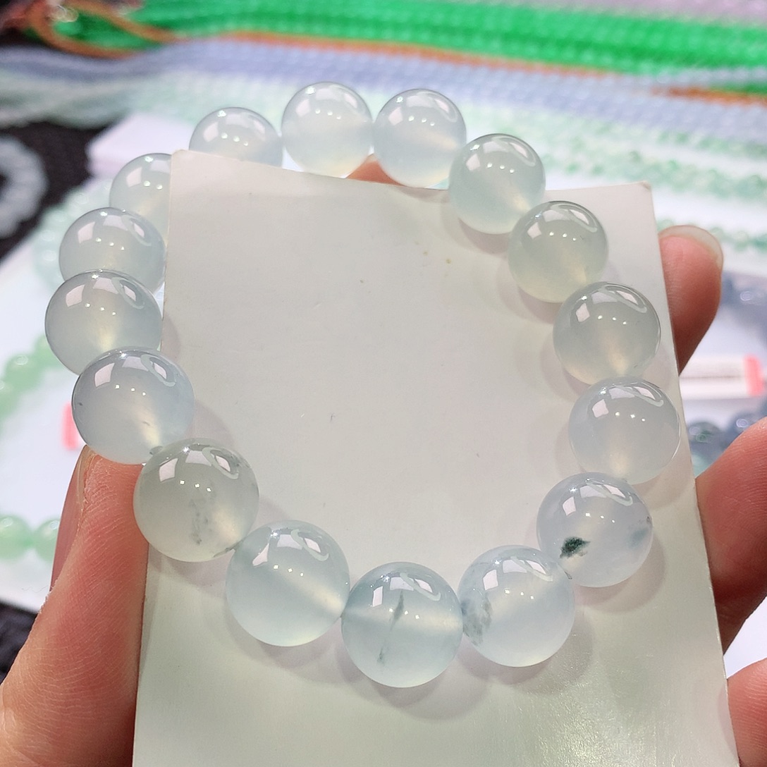 翡翠手链未镶嵌翡翠