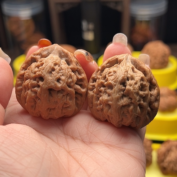 文玩核桃把件红锦鲤 全品