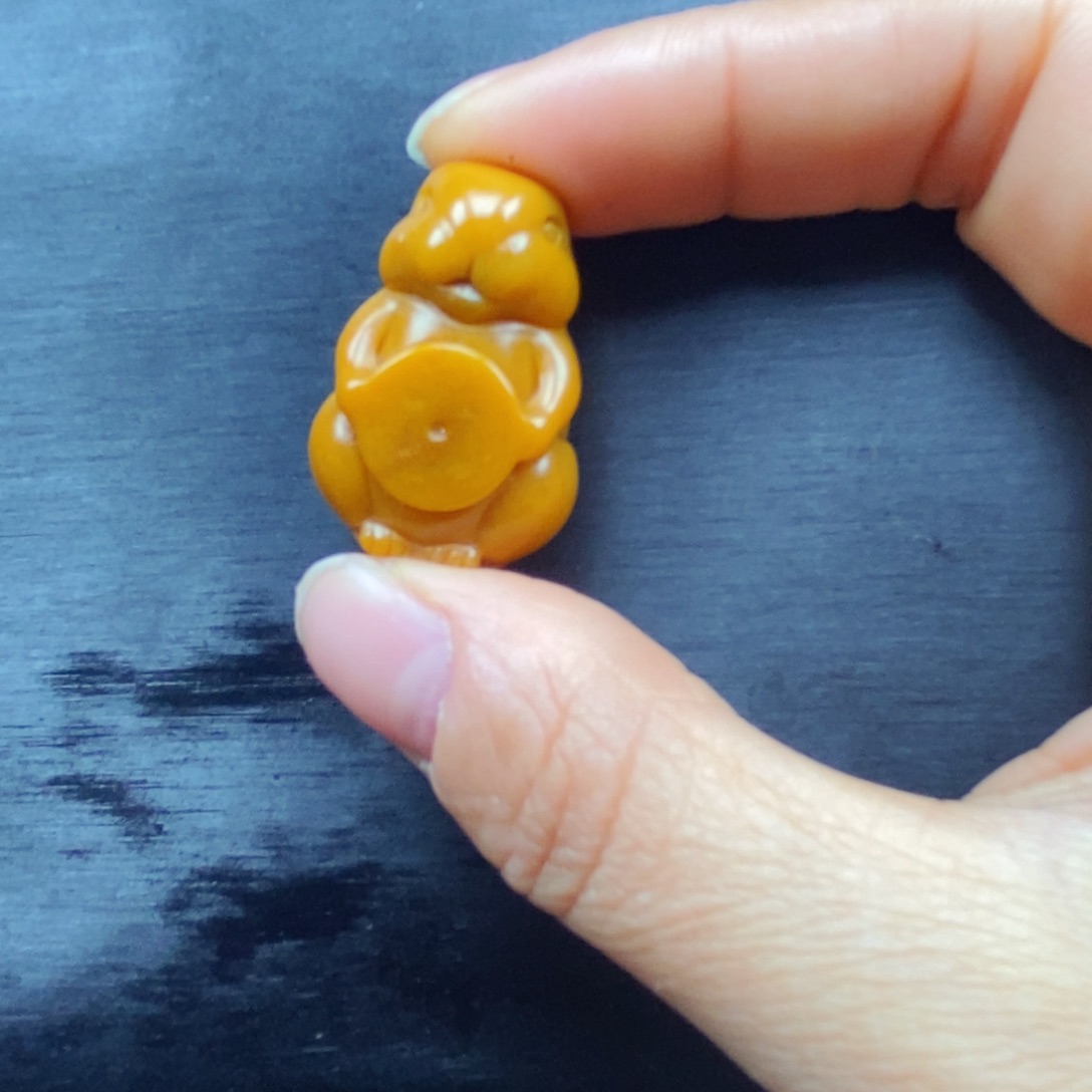 石英质玉（黄龙玉）颈饰未镶嵌