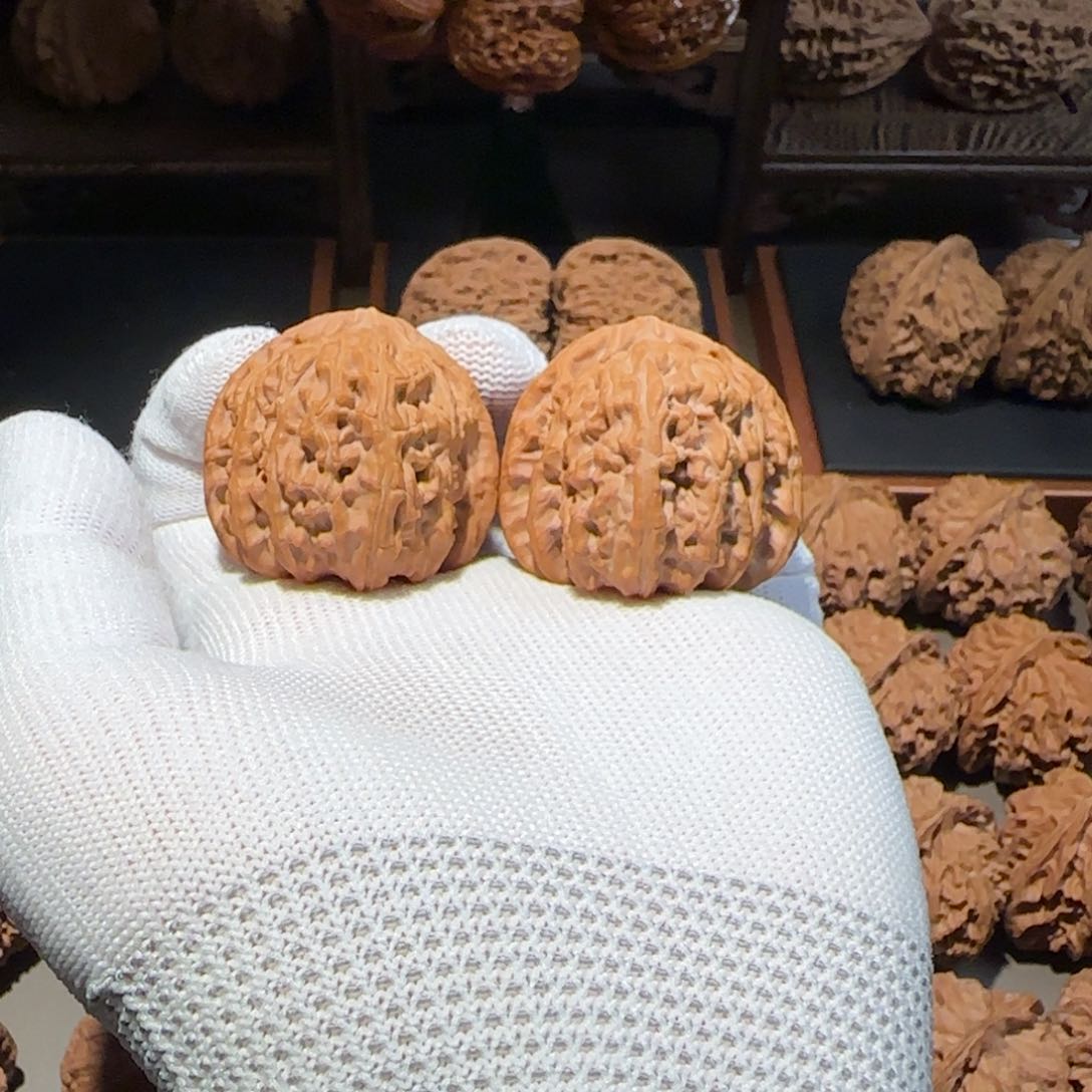 文玩核桃把件41尺全品三角白