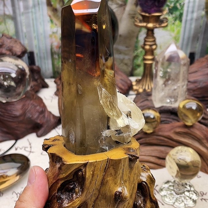 水晶未镶嵌珠宝半成品黄水晶柱子