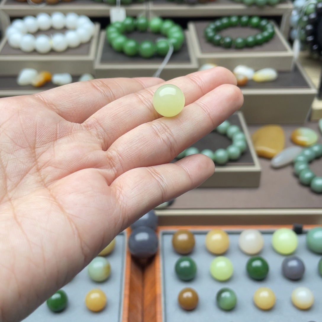 燕****和田玉未镶嵌手链