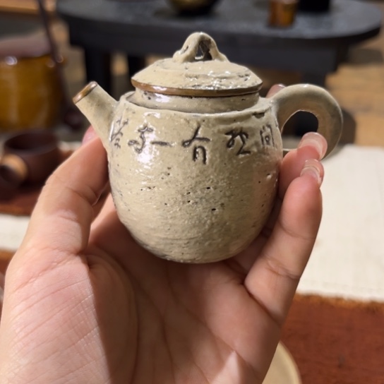 景德镇鱼和熊手工陶艺